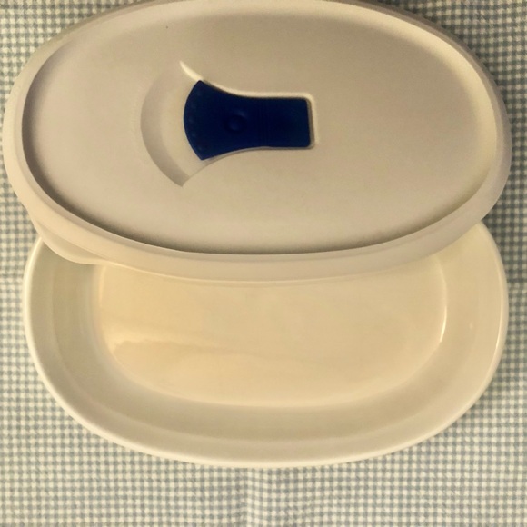 Corningware French White Covered Casserole - Picture 4 of 5